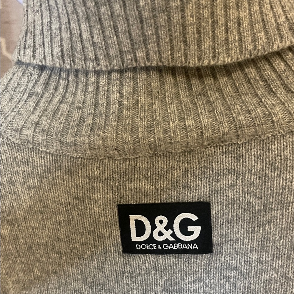 NWOT Dolce & Gabbana Gray Men's Sweater Ptp:23.5”